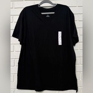 Men’s Goodfellow Black V-neck tee. Size XXL. NWT